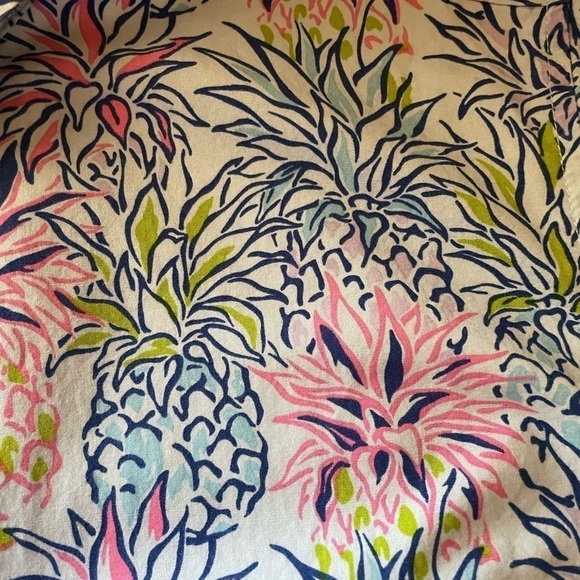 Go Barefoot Hawaiian shirt woman’s size small. Blue, pink and green pineapples - Picture 6 of 10